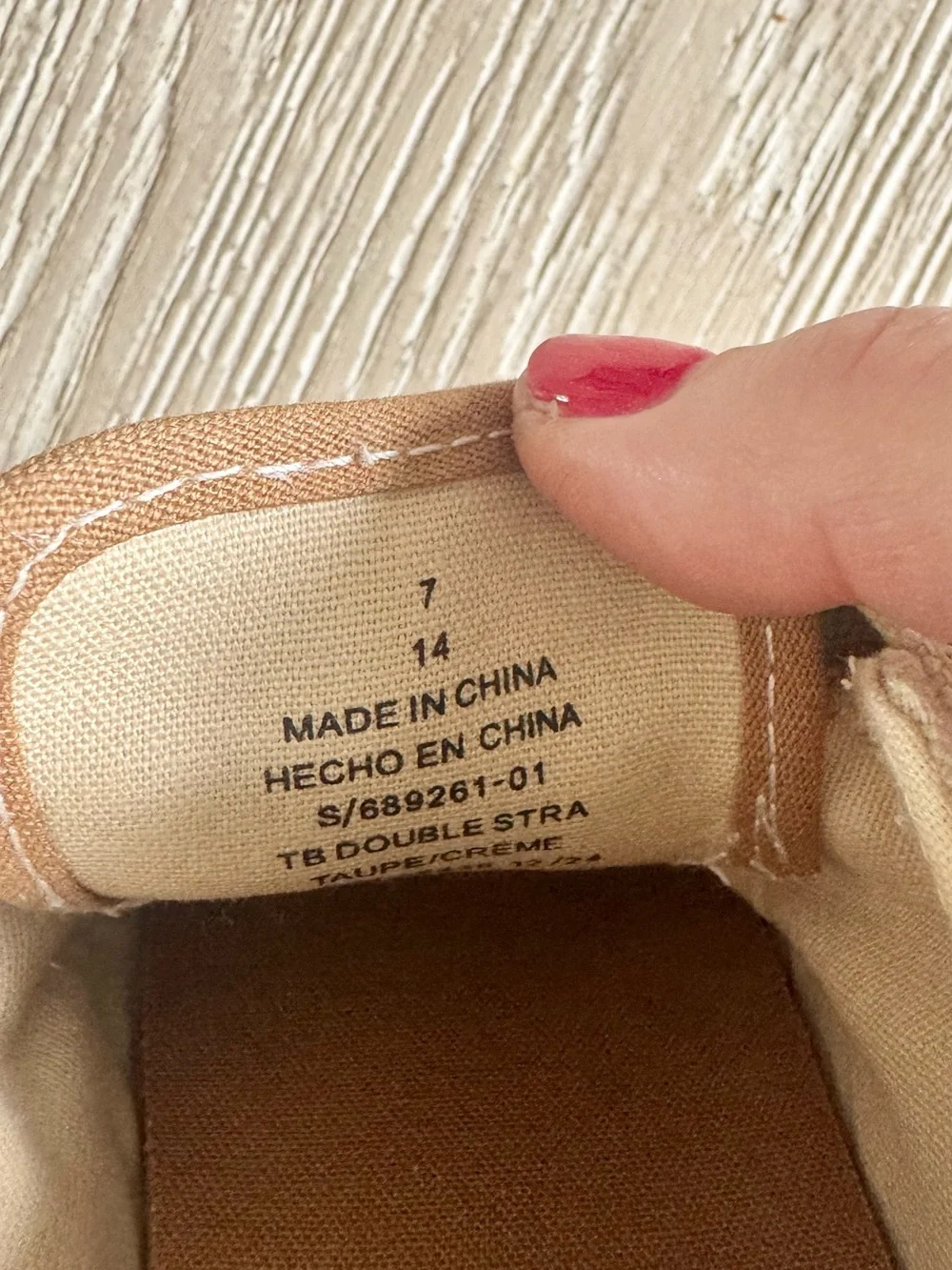 Old Navy cream / white  Canvas Velcro Shoes, 7